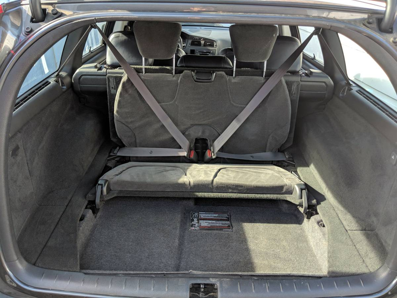 Illustration for article titled At $7,999, Could This 2004 Volvo V70 R Feed Your Need For Swede?